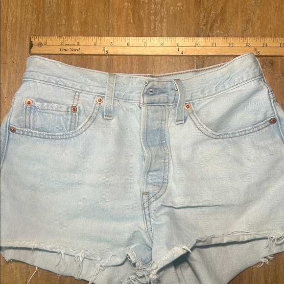 Levi's 501 Light Blue Denim Cutoff Shorts W27 Button Fly - Picture 7 of 8